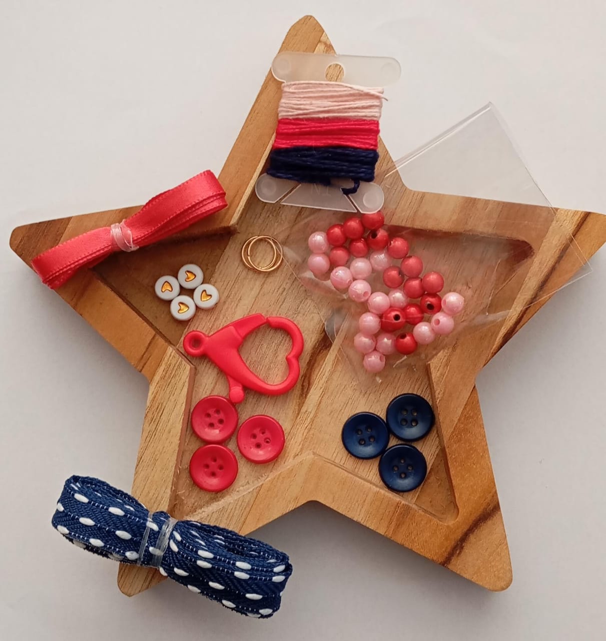 Kit Essencial de Embellishments (Aviamentos) – Coleção Laços de Amizade